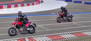 Okruhové testování Hypermotard 698 Mono